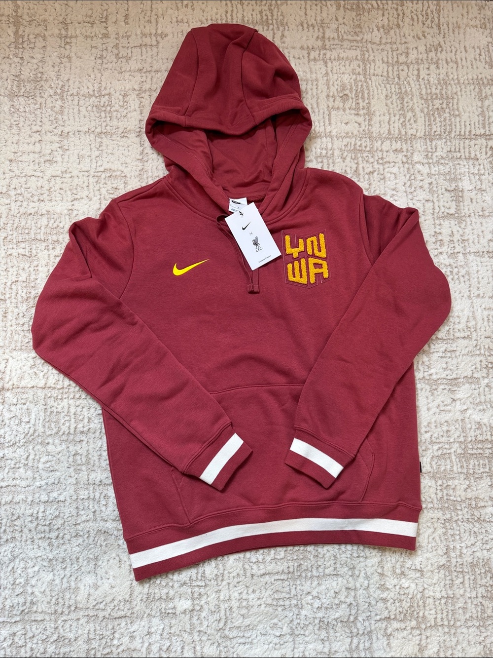 Liverpool F.C. Club Fleece
Women's Nike Football Pullover Hoodie